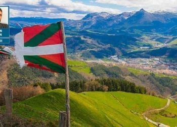 Bölücü bir masa...