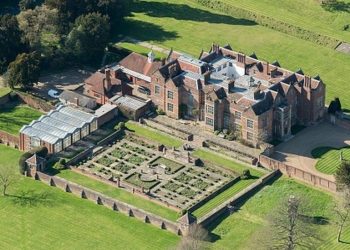 Boris Johnson'ın düğün partisi, eleştiriler nedeniyle Başbakanlık'a ait çiftlik evinde yapılmayacak