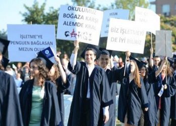 Boğaziçi Rektörlüğü: Mezuniyet töreninde eylem yapılırsa mezun kartlarınız iptal edilir