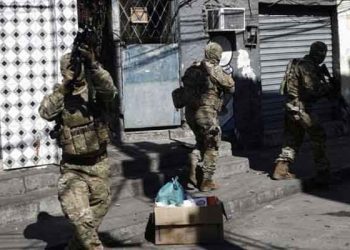 Brezilya'da polisin "favela" operasyonunda 18 çete üyesi öldürüldü