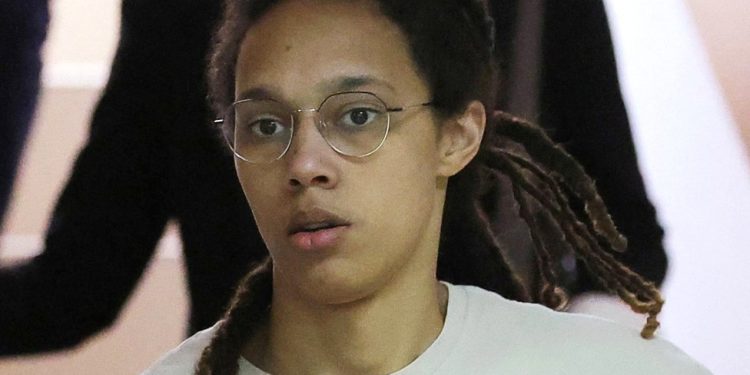 Brittney Griner: Rusya'da tutuklanan ABD'li basketbol yıldızı, uyuşturucu suçlamasıyla mahkemeye çıktı
