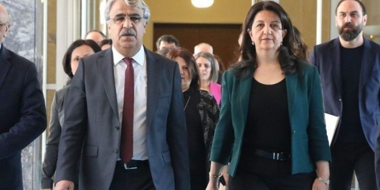 Buldan ve Sancar'dan istifaya zorlanan Şebnem Oğuz’a destek mesajı