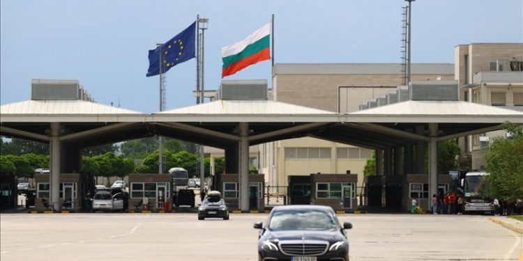 Bulgaristan vatandaşları için Türkiye'ye pasaportsuz seyahat hakkı