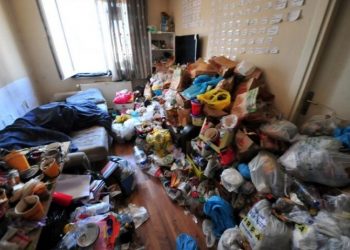 Bursa'da çöp evde bulunan çocukla ilgili haberlere erişim engeli getirildi