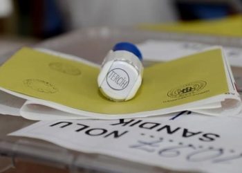 CHP&rsquo;den yurt dışındaki se&ccedil;menler i&ccedil;in kritik hamle