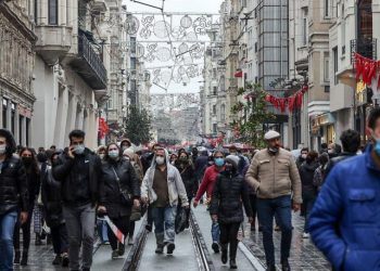 CHP'li Adıgüzel: Yıl sonuna kadar herkes korona olacak