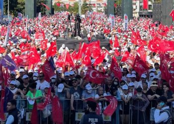 CHP'nin 'Milletin Sesi' mitingi Balıkesir'de: 'AKP iktidarı artık siyasi ömrünü tamamlamıştır'