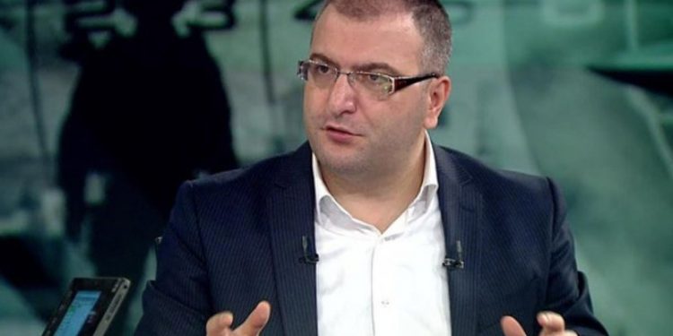 Cem Küçük 'fiyatları şişiren' marketlere seslendi: Biraz duyarlı olsunlar, bu sıkıntılı süreç herkesin fedakârlığıyla atlatılır