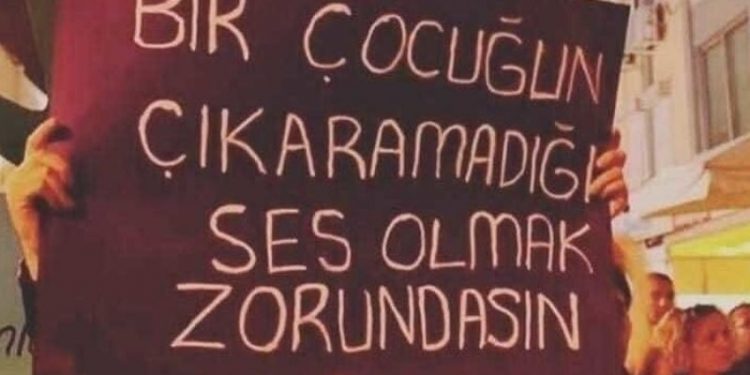 Çocuk istismarına yönelik görüntüler paylaşan öğretmen tutuklandı