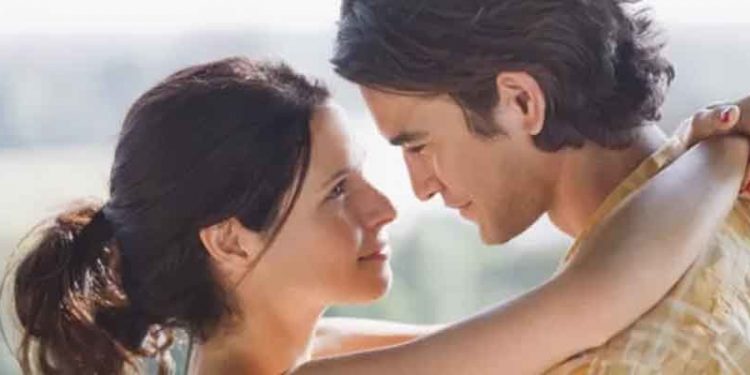 Covid karantinasında başlayan aşk ilişkileri normal hayata uyum sağlamakta zorlanıyor