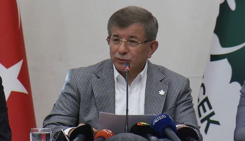 Davutoğlu: Erdoğan'ın ABD başkanlarına karşı zaafı var