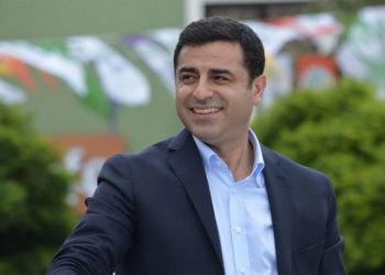 Demirtaş'ın açıklamalarına 202 imza: Silah bırakma çağrılarını değerli buluyoruz