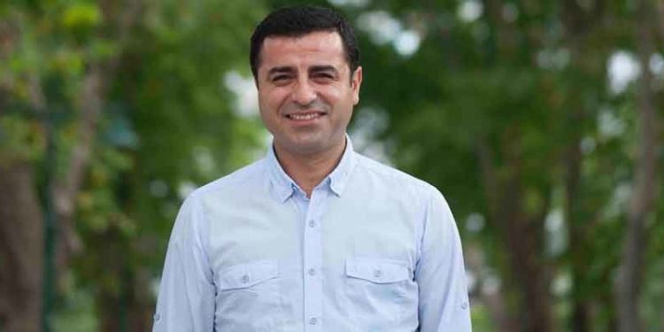 Demirtaş'tan 'Türkiye açılımı' açıklaması: Çanakkale Şehitliği'ne gitmeyi, onlar gibi yan yana durmamız gerektiğini göstermek isterim