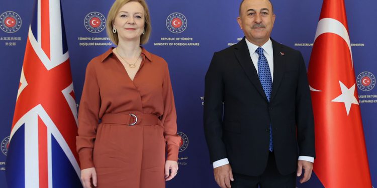 Dışişleri’nden İngiltere’ye ‘göçmen’ cevabı: Türkiye sığınmacı kampı olmayacak