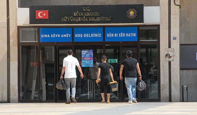 Diyarbakır’da eski kayyımın getirdiği bürokratlar görevden alındı
