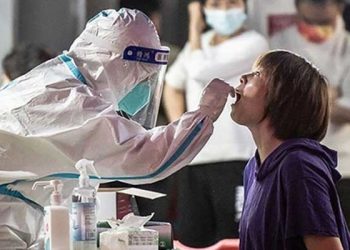 Dünyada Kovid-19 vakaları 5 haftadır yükselişte