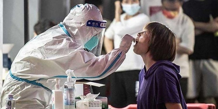 Dünyada Kovid-19 vakaları 5 haftadır yükselişte