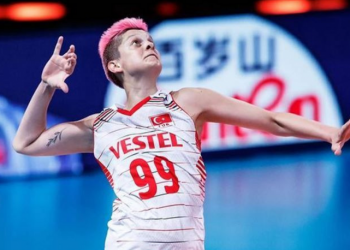 Ebrar Karakurt yaptığı sevinç hareketinden sonra özür diledi