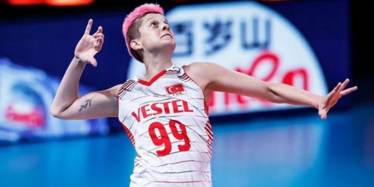 Ebrar Karakurt yaptığı sevinç hareketinden sonra özür diledi