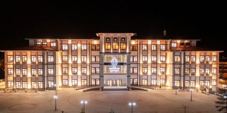 Ekonomik krizin ortasında, Tatvan’a 50 milyon TL’lik hükümet konağı