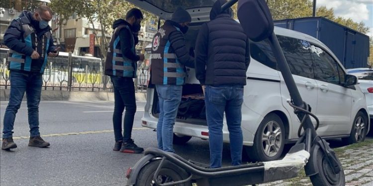 Elektrikli scooterlar sorunu üzerine İBB çalışma başlattı