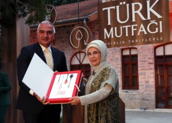 Emine Erdoğan'ın yemek kitabı için 1,1 milyon TL'lik ihale