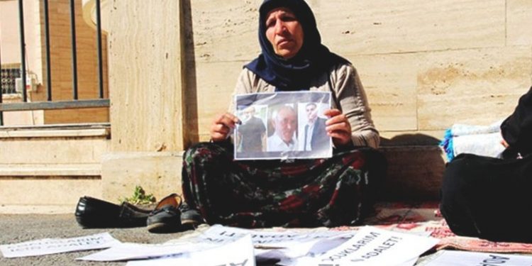 Emine Şenyaşar’a bu kez de 301'den dava