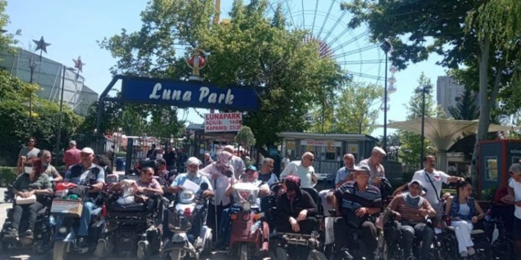 Engellilerden ayrımcılık yapan işletme hakkında suç duyurusu