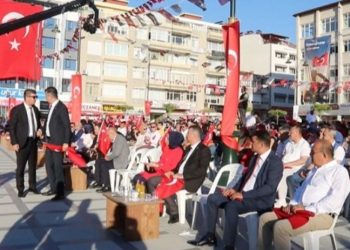Erdoğan 15 Temmuz anmasında seçime odaklanınca, CHP'liler alanı terk etti