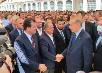 Erdoğan İmamoğlu ile cenazede  tokalaştı