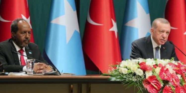 Erdoğan: Somali'ye 10 yılda yaptığımız yardım 1 milyar doları aştı