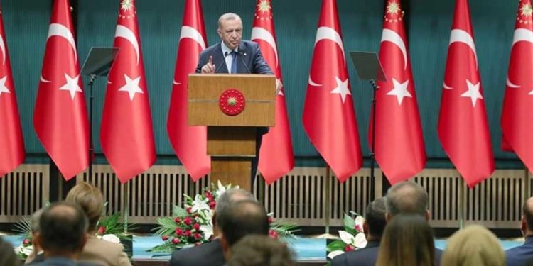Erdoğan'dan KYK kredi borcu açıklaması: Enflasyon farkı veya faiz uygulaması olmaksızın sadece ana para ödenecek