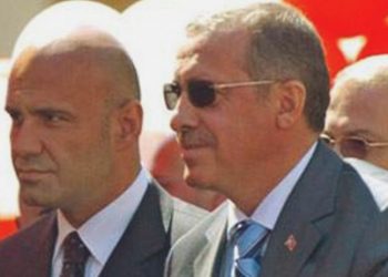 Erdoğan'ın eski doktoru: Erdoğan’ın yakın çevresi yurt dışına gidiyor