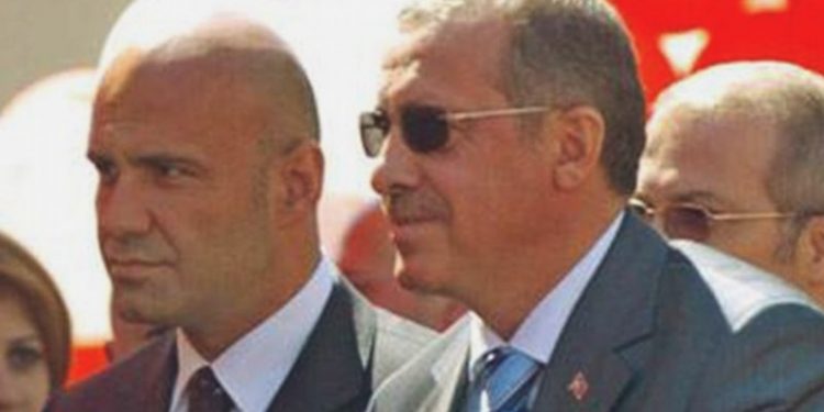 Erdoğan'ın eski doktoru: Erdoğan’ın yakın çevresi yurt dışına gidiyor