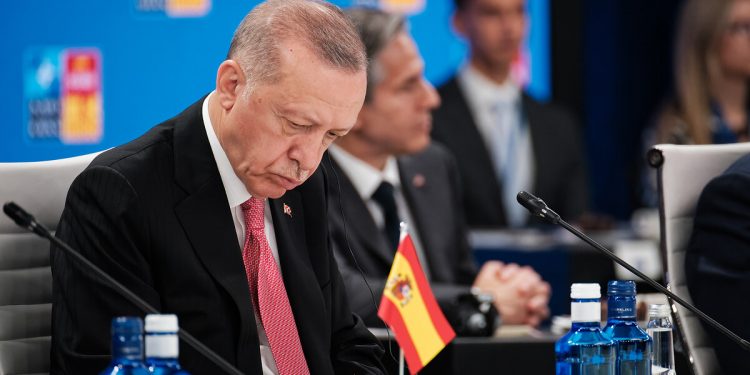 Erdoğan istediklerini alamadan geri adım attı