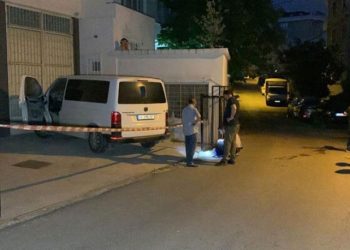 Eski AKP'li vekilin arabasına molotoflu saldırı