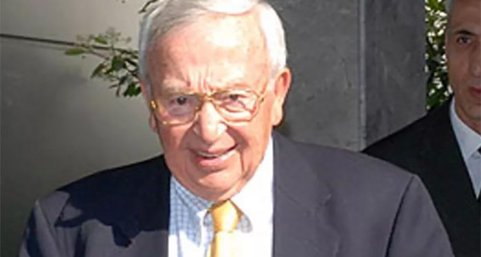 Eski Dışişleri Bakanı İlter Türkmen hayatını kaybetti