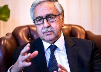 Eski KKTC Cumhurbaşkanı Akıncı: Eli kalem tutan Kıbrıslı Türkler Türkiye'deki çağ dışı iktidarın hedefi haline gelmiştir