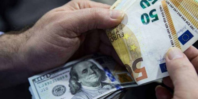 Euro ve dolar bu yılın zirvesini gördü!