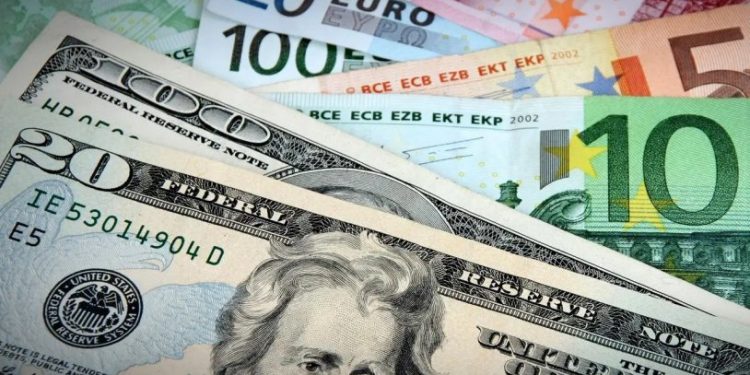Euro/Dolar paritesi 20 yıl sonra yeniden eşitlendi