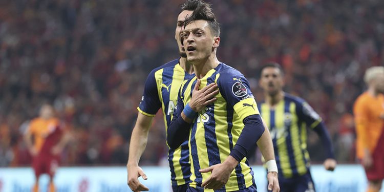 Fenerbahçe, Mesut Özil ile yolların ayrıldığını duyurdu