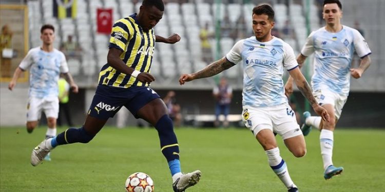 Fenerbahçe tur için Dinamo Kiev'i ağırlayacak