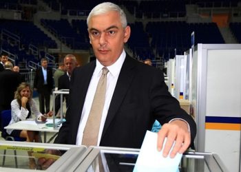 Fenerbahçe'de yönetici Ömer Temelli istifa etti!