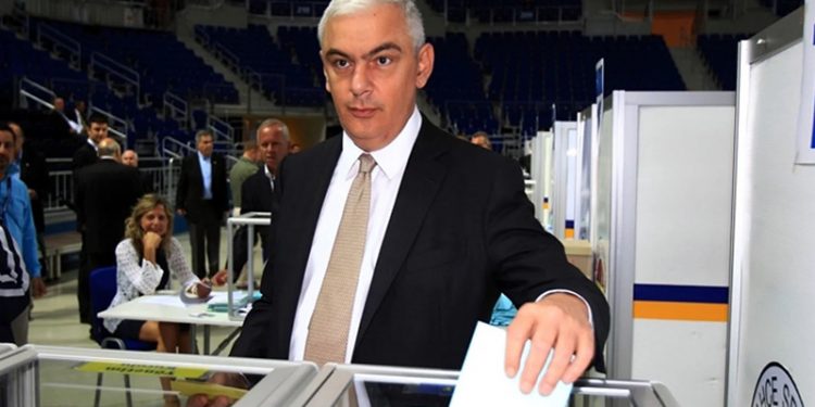 Fenerbahçe'de yönetici Ömer Temelli istifa etti!