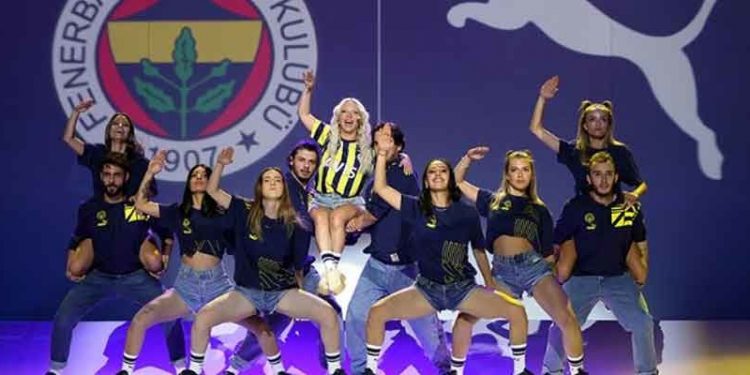 Fenerbahçe'den bir günde 25 milyon TL'lik forma satışı