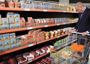 Financial Times'tan çarpıcı yorum: Enflasyon Erdoğan'ın yeniden seçilmesi için tehdit