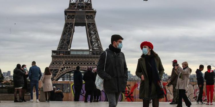 Fransa’da Covid-19: Son 24 saatte 206 bin 554 vaka