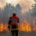 Fransa'daki orman yangınlarını "adrenalin peşindeki itfaiyeci" çıkarmış