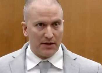 George Floyd'un ölümüne neden olan polis memur Chauvin'e 21 yıl hapis cezası