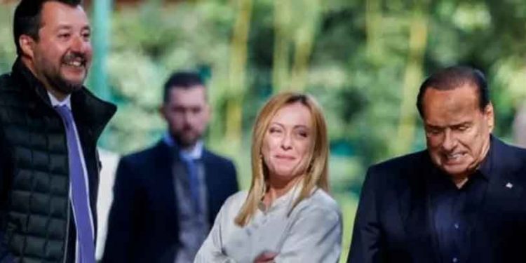 Giorgia Meloni: İtalya'nın ilk kadın başbakanı olması muhtemel aşırı sağcı siyasetçi